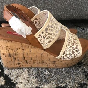 Unionbay White Wedge Sandals (BRAND NEW)